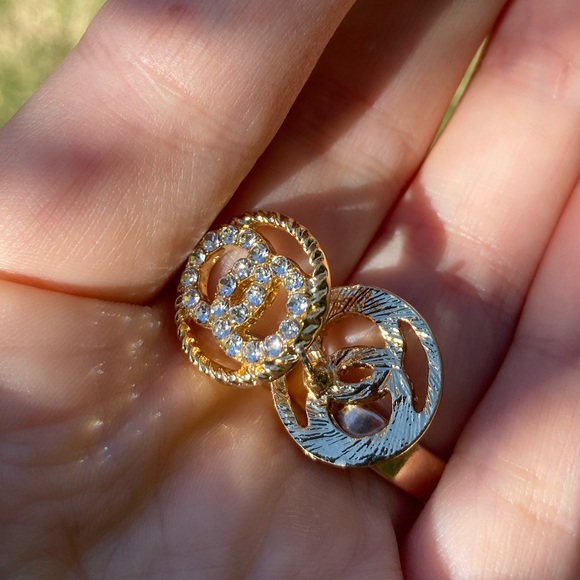 New 18k gold plated gorgeous earrings - Picture 5 of 5